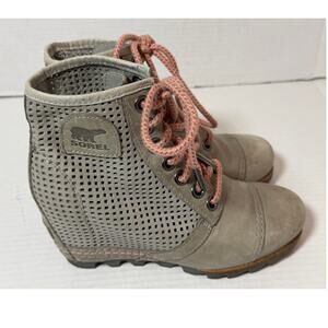 Women's Sorel Boots Premium Wedge Booties Grey Perforated Leather Sz 5.5